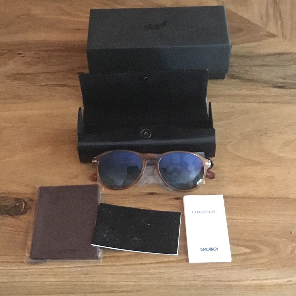 Persol Polarized sunglasses
Terra DI Siena
Handmade in Italy